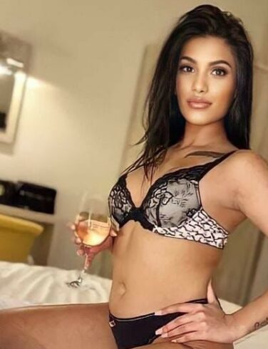 Jasmine High Class Escort Amsterdam luxury portrait